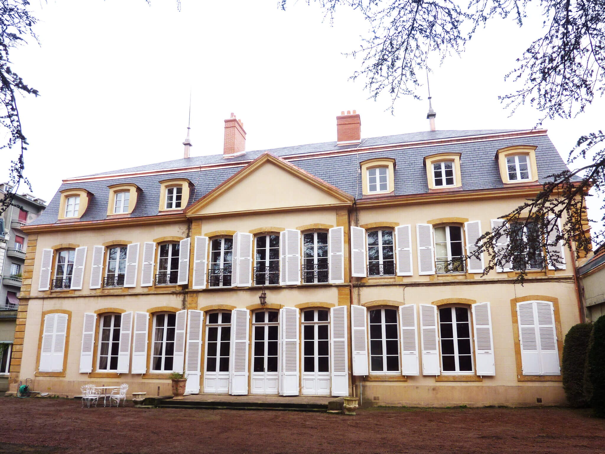 ATELIER-ISSHIN-Réalisation Façade de la résidence de la sous-préfecture à Roanne