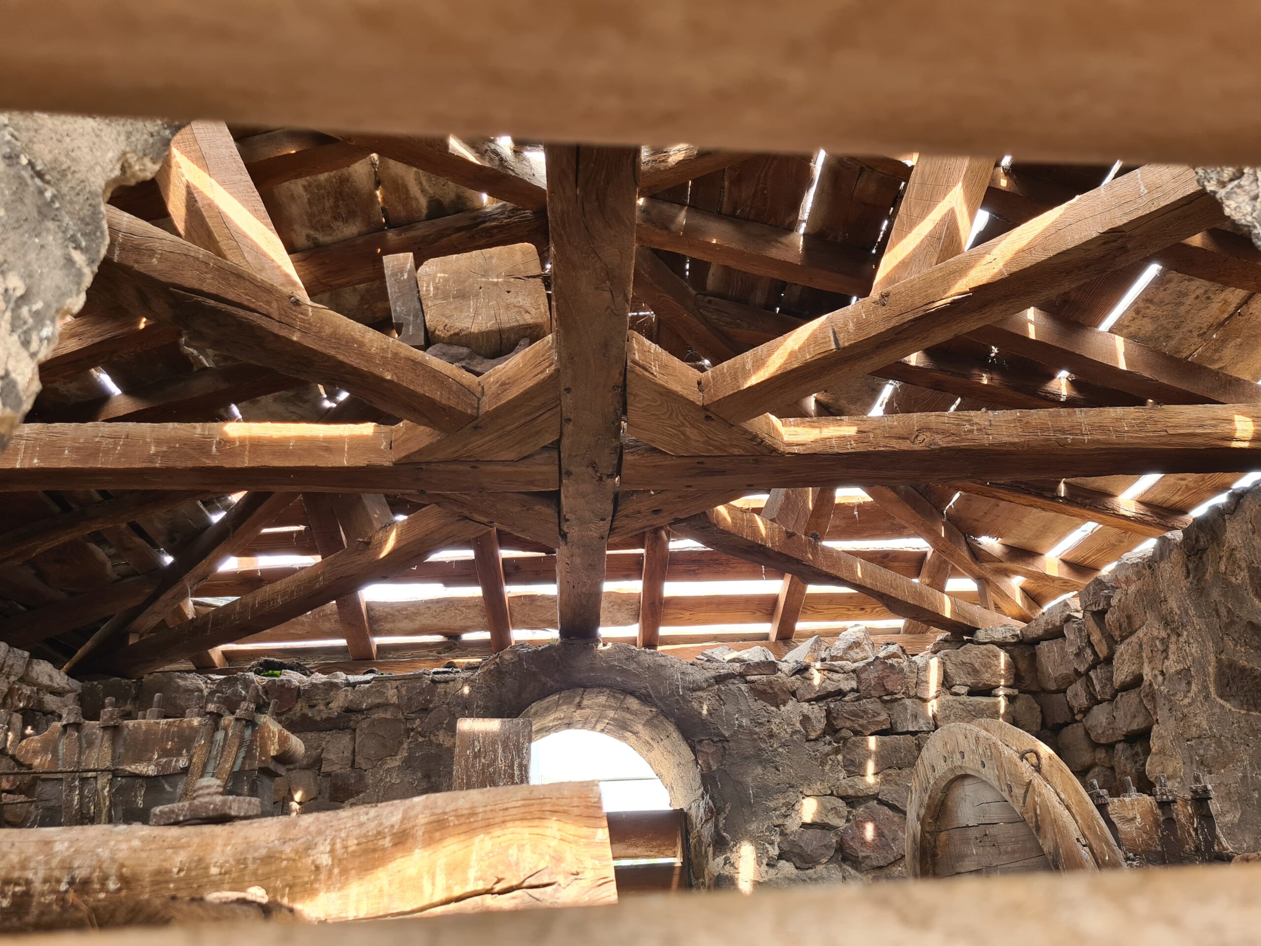 ATELIER ISSHIN-Eglise saint romain les iles saone-et-loire chantier